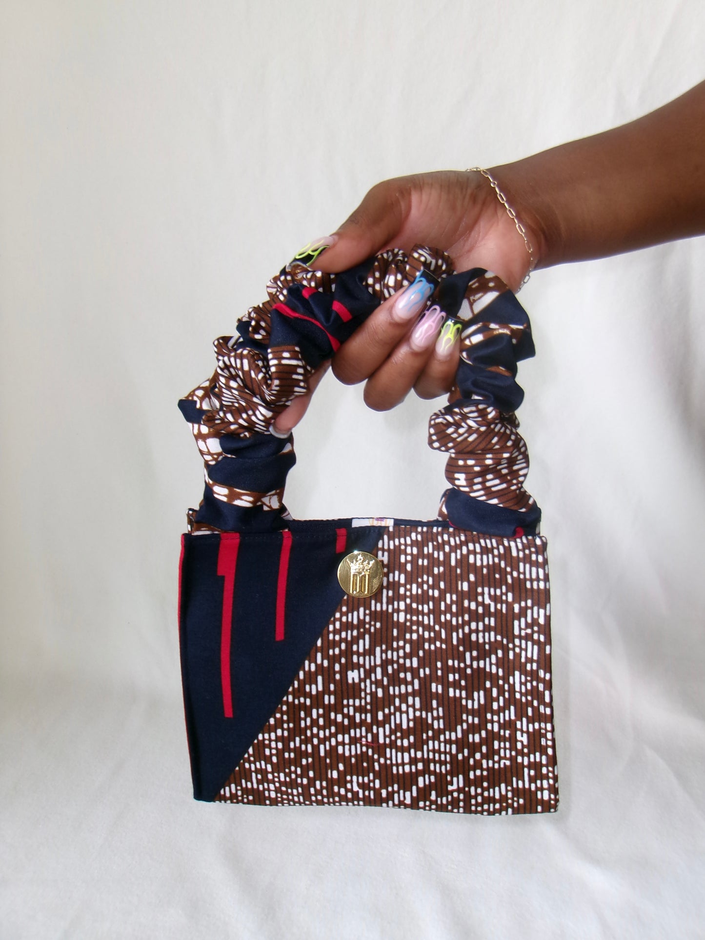Adeya Scrunchie Bag